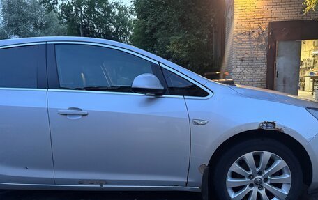 Opel Astra J, 2010 год, 600 000 рублей, 13 фотография