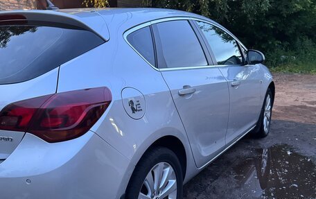 Opel Astra J, 2010 год, 600 000 рублей, 14 фотография