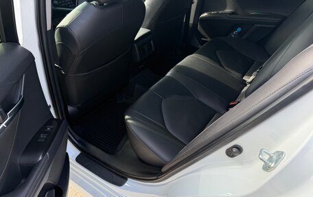 Toyota Camry, 2021 год, 3 290 000 рублей, 5 фотография