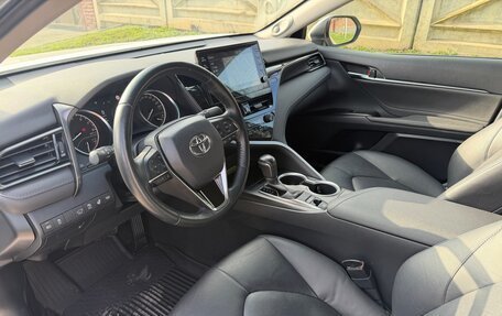 Toyota Camry, 2021 год, 3 290 000 рублей, 6 фотография