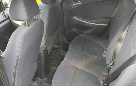 Hyundai Solaris II рестайлинг, 2013 год, 700 000 рублей, 8 фотография