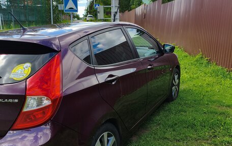 Hyundai Solaris II рестайлинг, 2013 год, 700 000 рублей, 2 фотография