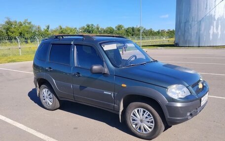 Chevrolet Niva I рестайлинг, 2010 год, 560 000 рублей, 3 фотография