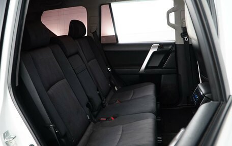 Toyota Land Cruiser Prado 150 рестайлинг 2, 2017 год, 3 455 050 рублей, 7 фотография