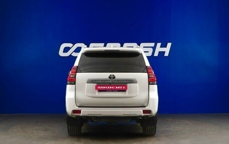 Toyota Land Cruiser Prado 150 рестайлинг 2, 2017 год, 3 455 050 рублей, 4 фотография
