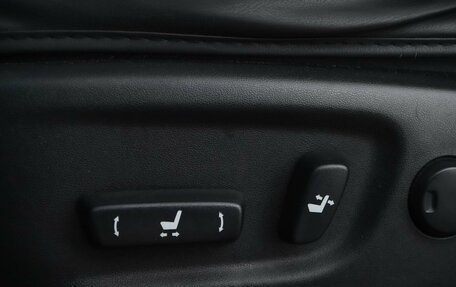 Toyota Land Cruiser Prado 150 рестайлинг 2, 2017 год, 3 455 050 рублей, 14 фотография