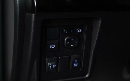 Toyota Land Cruiser Prado 150 рестайлинг 2, 2017 год, 3 455 050 рублей, 15 фотография