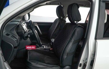 Toyota Land Cruiser Prado 150 рестайлинг 2, 2017 год, 3 455 050 рублей, 10 фотография