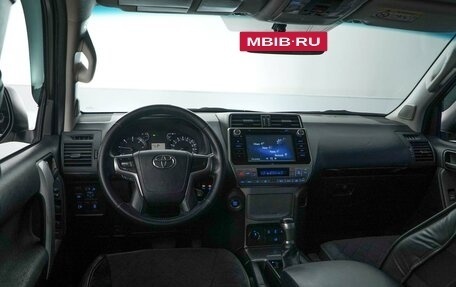 Toyota Land Cruiser Prado 150 рестайлинг 2, 2017 год, 3 455 050 рублей, 6 фотография