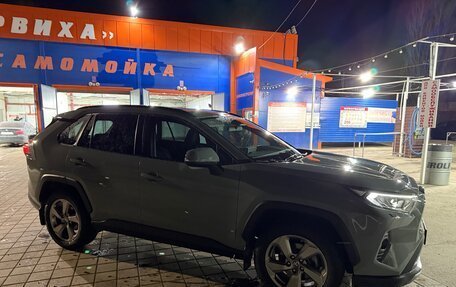 Toyota RAV4, 2020 год, 3 000 000 рублей, 4 фотография