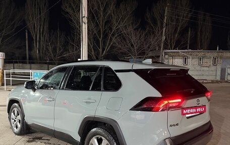Toyota RAV4, 2020 год, 3 000 000 рублей, 2 фотография