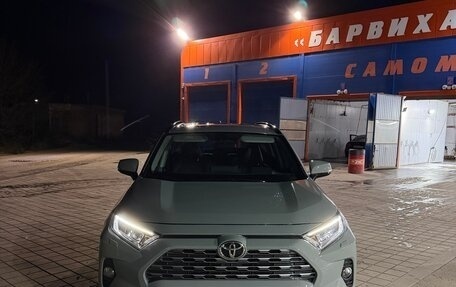Toyota RAV4, 2020 год, 3 000 000 рублей, 3 фотография