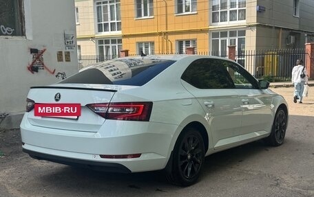 Skoda Superb III рестайлинг, 2017 год, 1 999 000 рублей, 3 фотография