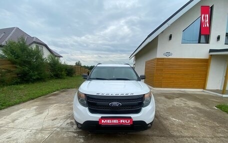 Ford Explorer VI, 2014 год, 1 790 000 рублей, 4 фотография