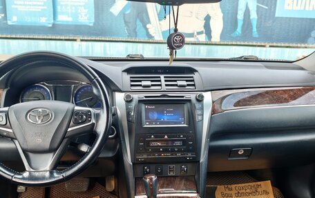 Toyota Camry, 2016 год, 2 300 000 рублей, 13 фотография