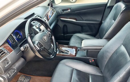 Toyota Camry, 2016 год, 2 300 000 рублей, 10 фотография