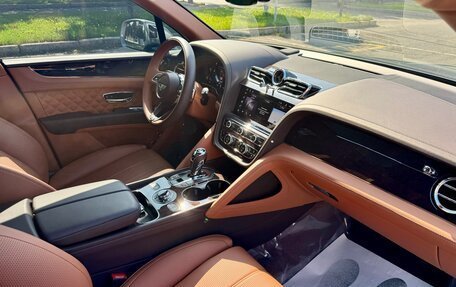 Bentley Bentayga I, 2022 год, 18 990 000 рублей, 15 фотография