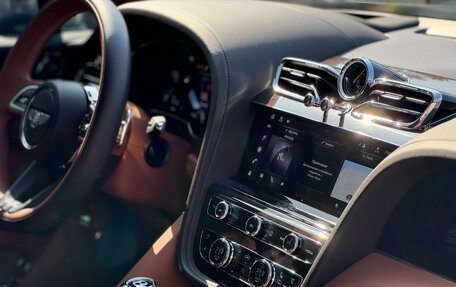 Bentley Bentayga I, 2022 год, 18 990 000 рублей, 17 фотография