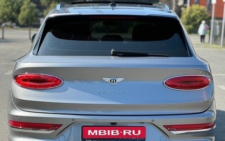 Bentley Bentayga I, 2022 год, 18 990 000 рублей, 8 фотография