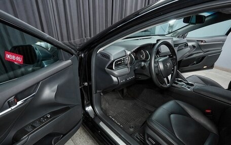 Toyota Camry, 2021 год, 2 999 000 рублей, 9 фотография