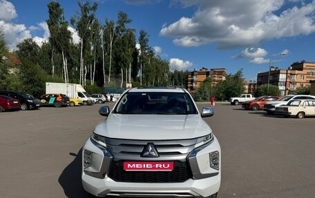 Mitsubishi Pajero Sport III рестайлинг, 2020 год, 3 500 000 рублей, 1 фотография