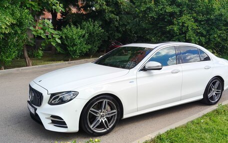 Mercedes-Benz E-Класс, 2017 год, 3 950 000 рублей, 4 фотография