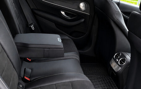Mercedes-Benz E-Класс, 2017 год, 3 950 000 рублей, 7 фотография