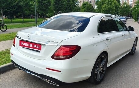 Mercedes-Benz E-Класс, 2017 год, 3 950 000 рублей, 5 фотография