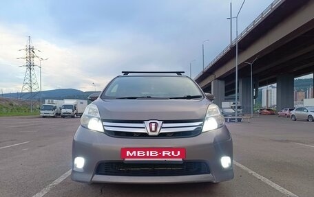 Toyota ISis I, 2014 год, 1 295 000 рублей, 14 фотография