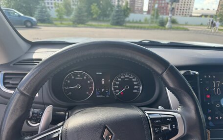 Mitsubishi Pajero Sport III рестайлинг, 2020 год, 3 500 000 рублей, 10 фотография