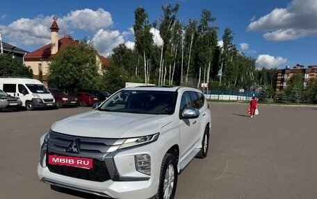 Mitsubishi Pajero Sport III рестайлинг, 2020 год, 3 500 000 рублей, 2 фотография