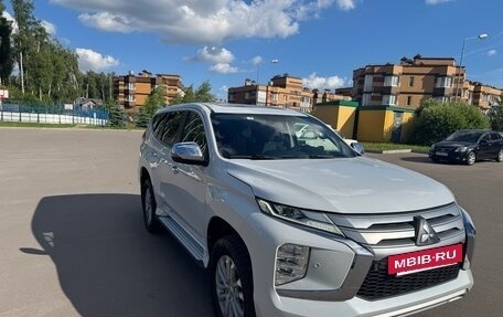Mitsubishi Pajero Sport III рестайлинг, 2020 год, 3 500 000 рублей, 3 фотография