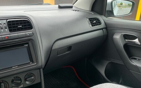 Volkswagen Polo VI (EU Market), 2011 год, 800 000 рублей, 11 фотография