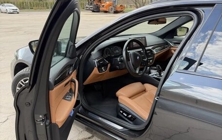 BMW 5 серия, 2019 год, 3 900 000 рублей, 6 фотография