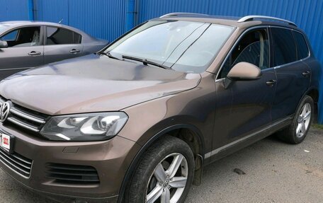 Volkswagen Touareg III, 2012 год, 1 888 000 рублей, 2 фотография