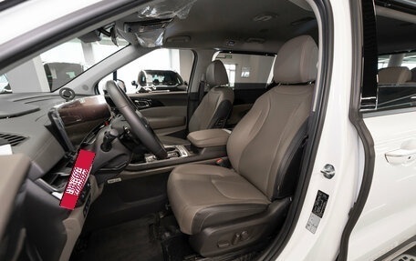 KIA Carnival, 2025 год, 5 700 000 рублей, 9 фотография