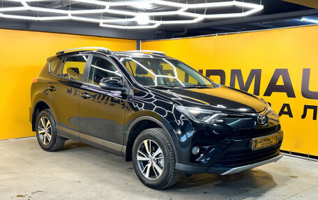 Toyota RAV4, 2018 год, 2 549 000 рублей, 4 фотография