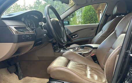 BMW 5 серия, 2004 год, 1 090 000 рублей, 9 фотография
