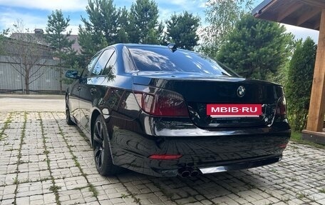 BMW 5 серия, 2004 год, 1 090 000 рублей, 3 фотография