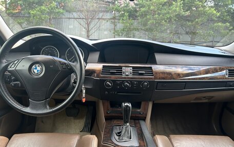 BMW 5 серия, 2004 год, 1 090 000 рублей, 10 фотография