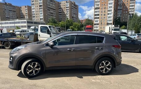 KIA Sportage IV рестайлинг, 2020 год, 2 100 000 рублей, 3 фотография