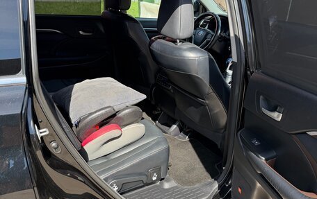 Toyota Highlander III, 2015 год, 2 590 000 рублей, 10 фотография