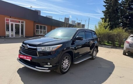 Toyota Highlander III, 2015 год, 2 590 000 рублей, 5 фотография