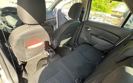 Renault Logan II, 2016 год, 830 000 рублей, 12 фотография