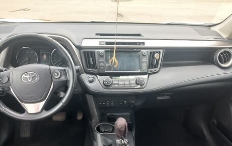 Toyota RAV4, 2019 год, 3 100 000 рублей, 14 фотография