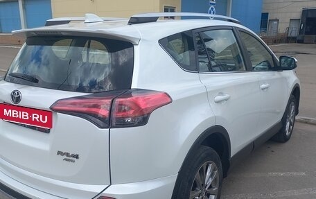 Toyota RAV4, 2019 год, 3 100 000 рублей, 3 фотография