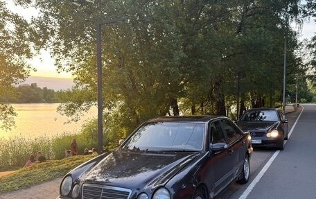 Mercedes-Benz E-Класс, 2000 год, 320 000 рублей, 3 фотография
