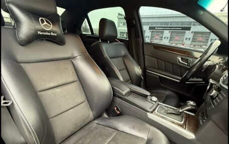 Mercedes-Benz E-Класс, 2011 год, 750 000 рублей, 12 фотография