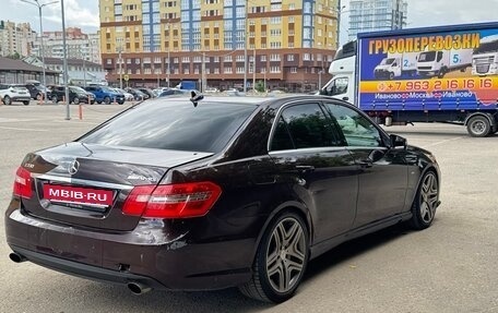 Mercedes-Benz E-Класс, 2011 год, 750 000 рублей, 5 фотография