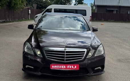 Mercedes-Benz E-Класс, 2011 год, 750 000 рублей, 8 фотография